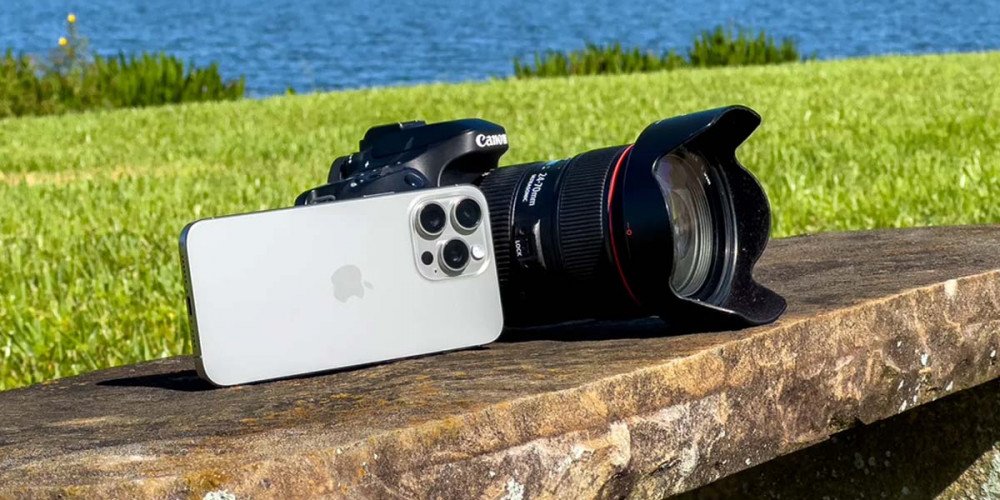 So sánh camera iPhone 15 Pro Max và máy ảnh DSLR chuyên nghiệp