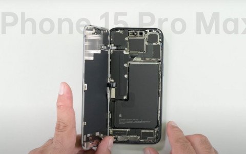 Hình ảnh 'mổ bụng' iPhone 15 Pro Max: Bên trong có gì thú vị?