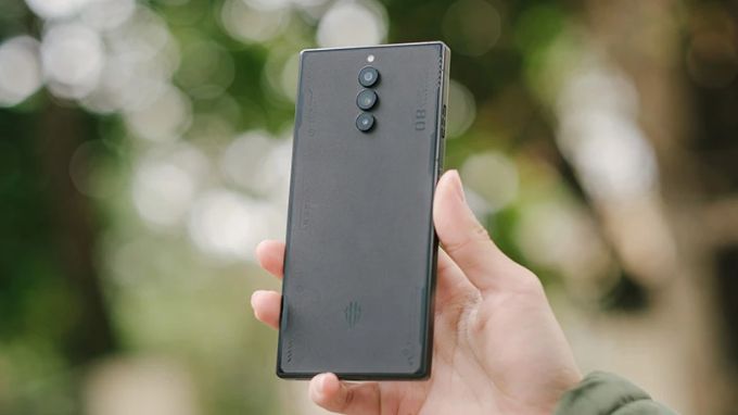 Thiết kế ZTE nubia Red Magic 8 Pro Plus (Likenew Fullbox) 