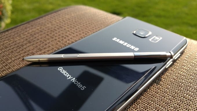 Galaxy Note 5 và bút S-Pen luôn đồng hành hỗ trợ lẫn nhau