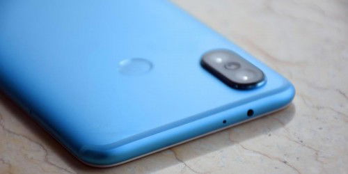 Xiaomi Mi 6X xách tay: giá rẻ như ' rau ngoài chợ'