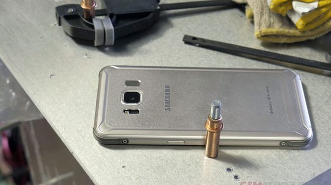 Galaxy S8 Active mang đến một phong cách mới so với bản tiêu chuẩn
