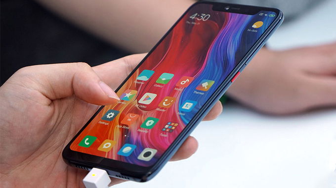 Xiaomi-mi8-explorer-edition-so-huu-man-hinh-full-hd-xtmobile