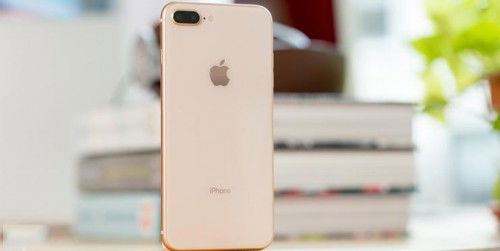 Nên mua iPhone X hay iPhone 8 Plus tại thời điểm này?