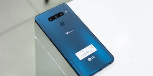 Trên tay LG V40 ThinQ đầu tiên tại XTmobile: 5 camera ấn tượng giá chỉ từ 15 triệu