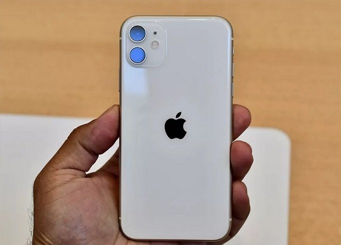 iPhone 11 giảm giá sâu khi iPhone 13 ra mắt