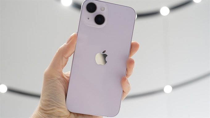 Top smartphone màu tím ấn tượng nhất năm 2022: iPhone 14
