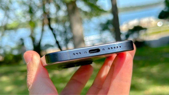 iPhone 15 Pro được trang bị cổng sạc USB-C 3 thay vì Lightning