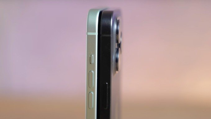 iPhone 15 và iPhone 15 Pro có chất liệu hoàn thiện khác nhau