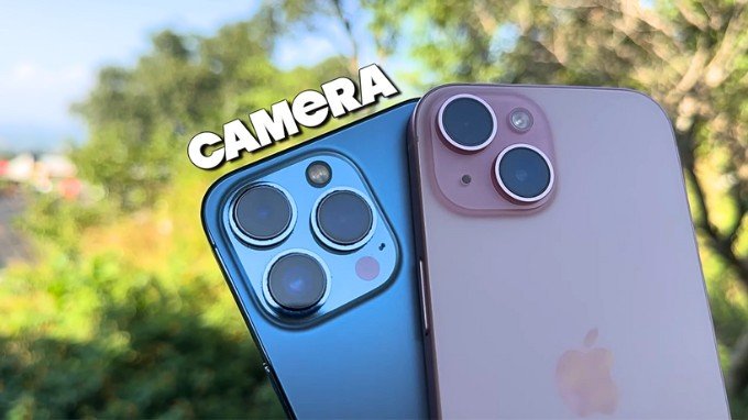 Hệ thống camera trên iPhone 13 Pro (trái) và iPhone 15 (phải)