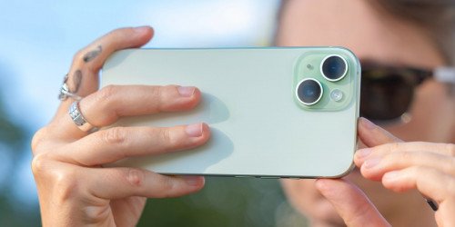 Đánh giá camera iPhone 15 Plus: Liệu có đủ sức 'đánh bại' được bản Pro cao cấp?