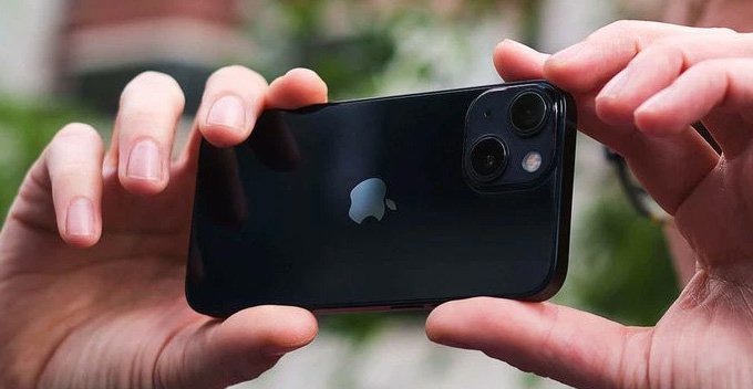 iPhone 13 mini có camera chất lượng hơn iPhone SE 2020