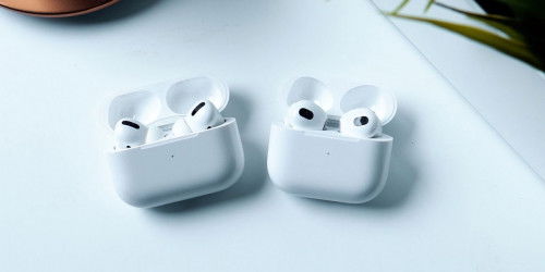 AirPods 3 và AirPods Pro khác nhau như thế nào, cận cảnh 'mổ bụng' bộ đôi tai nghe không dây