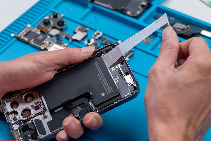 iPhone 13 sẽ cập nhật phần mềm cho phép thay màn hình