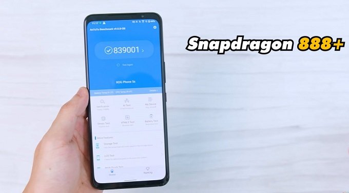 Asus ROG Phone 5s được trang bị con chip Snapdragon 888+ 