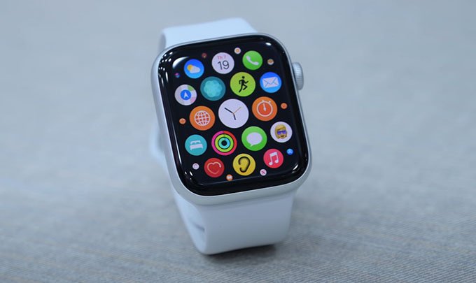 Apple Watch SE sở hữu thiết kế thanh lịch