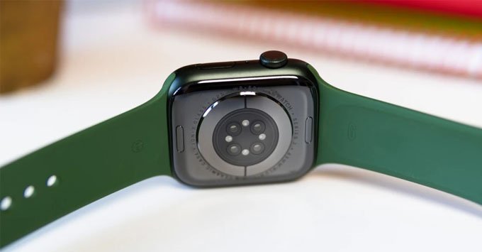Apple Watch Series 7 có mặt lưng đen trên mọi phiên bản màu sắc
