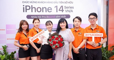 Ca sĩ Phương Thanh mua iPhone 14 Pro Max tím lịm tại XTmobile