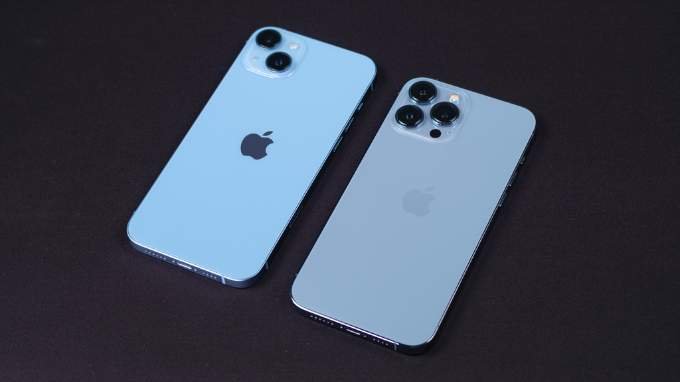 So sánh thiết kế iPhone 14 Plus và iPhone 13 Pro Max