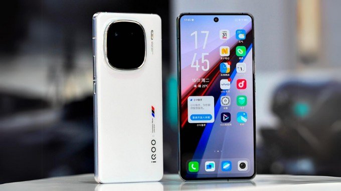 Điện thoại Vivo iQOO 12 Pro sạc cực nhanh
