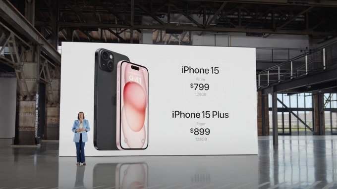 Chênh lệch giá giữa iPhone 15 và Galaxy S24