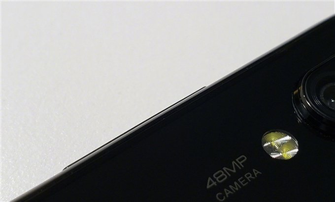 Chủ tịch Xiaomi đã làm lộ hình ảnh đầu tiên của Xiaomi Mi 9