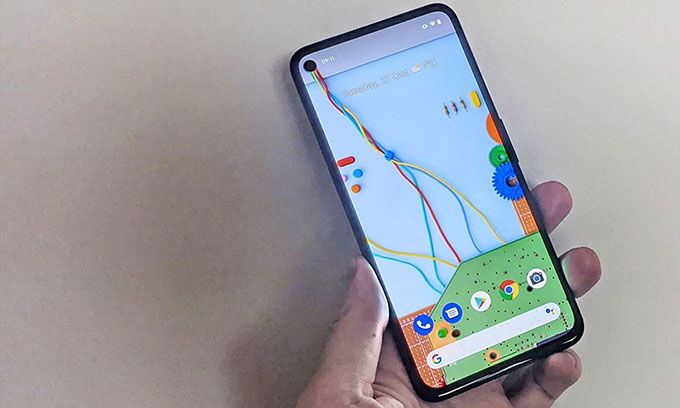 Điện thoại kích thước nhỏ Google Pixel 4A 5G