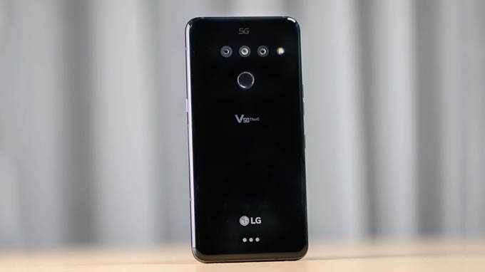 LG V50 5G Mỹ có ngoại hình sang trọng, thu hút
