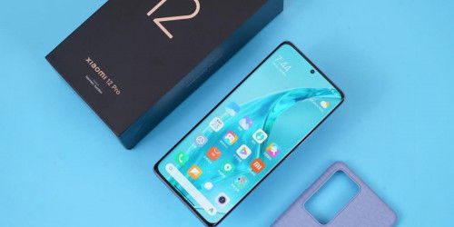 Trên tay Xiaomi 12, thiết kế sang trọng, cụm camera độc lạ, giá từ 13 triệu