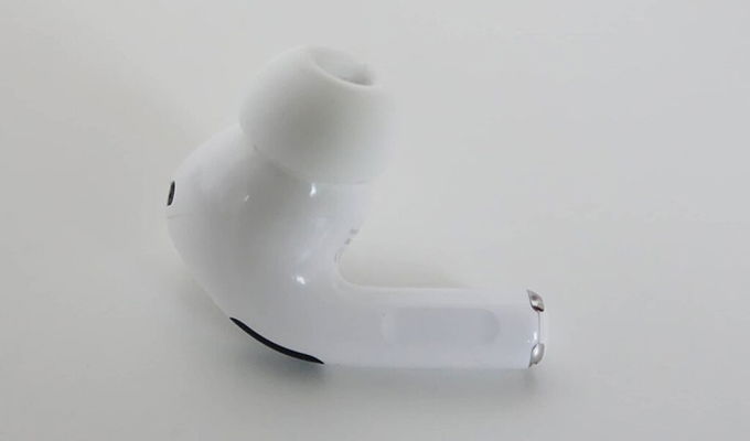 airpods-pro-2022-vs-sony-wf-xm1000-eartip