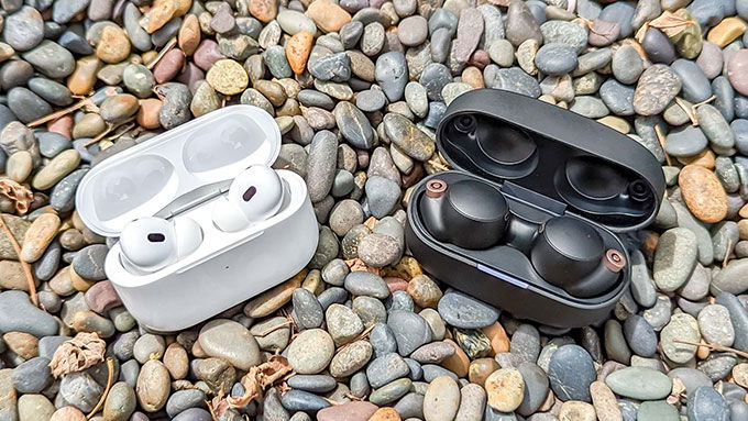 AirPods Pro 2022 có thời gian sử dụng lâu hơn Sony WF-1000XM4 