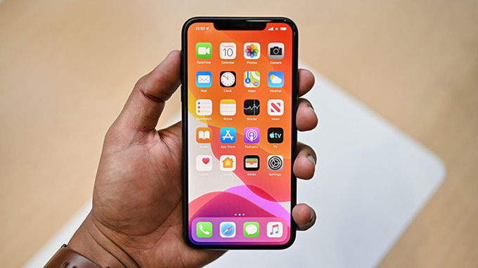 iPhone X đánh dấu khởi đầu của thiết kế màn hình tai thỏ