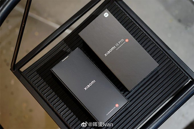 Hộp đựng Xiaomi 13 Pro khá đơn giản