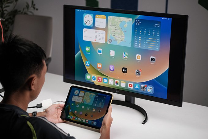 iPad Gen 10 có khả năng kết nối với một màn hình phụ