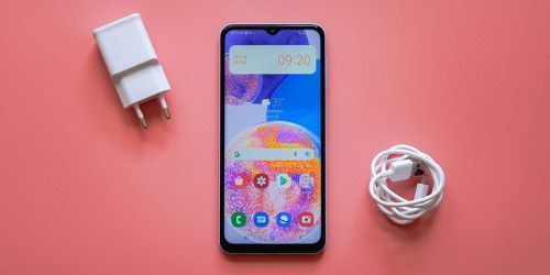 Top điện thoại Android giá rẻ thích hợp làm quà Giáng Sinh cho học sinh