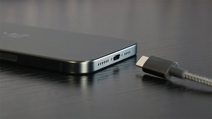 Apple cuối cùng đã chuyển từ Lightning sang USB-C.iPhone 15 Pro và iPhone 15 Pro Max