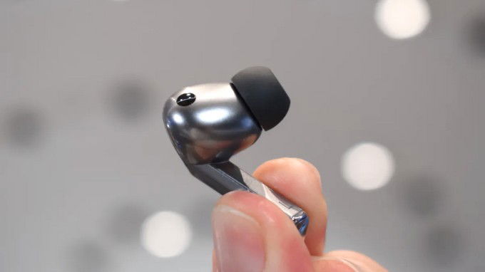 Galaxy Buds 3 Pro có thiết kế in-ear với phần mút cao su ở đầu