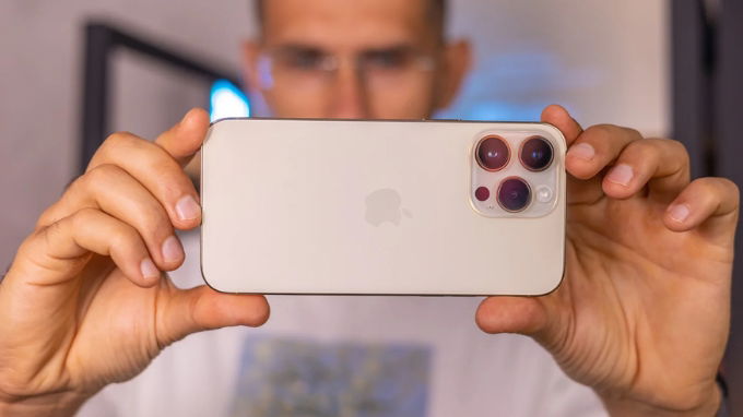 Màu bạc (Silver) là một trong những tông màu kinh điển của Apple