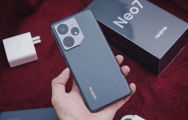 Realme Neo 7 256GB gây ấn tượng với thiết kế tinh tế