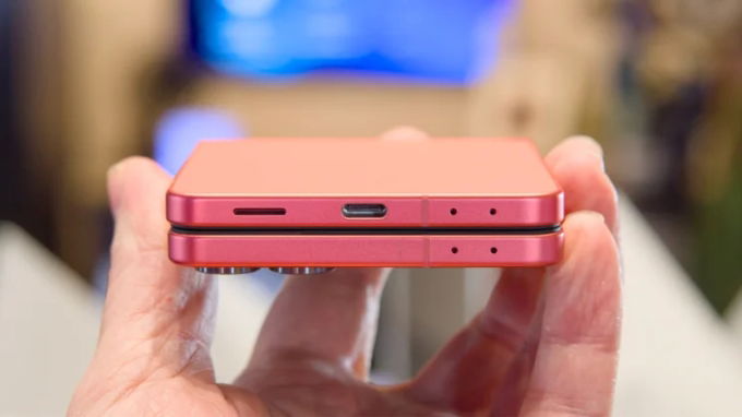 Galaxy Z Flip 7 được nâng cấp đáng kể với dung lượng pin 4300mAh