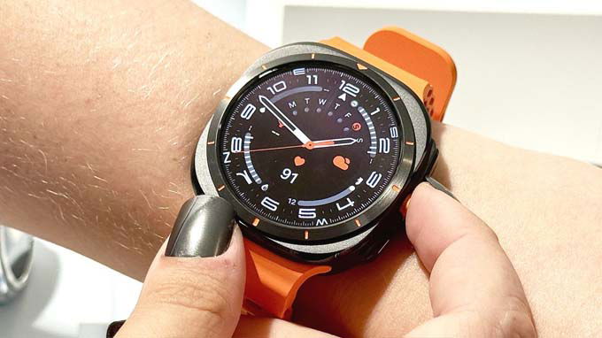 thay mặt đồng hồ trên galaxy watch 7