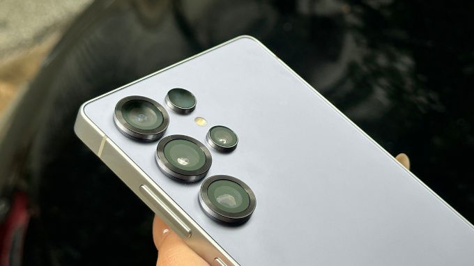 Hệ thống camera chuyên nghiệp, bắt trọn mọi khoảnh khắc