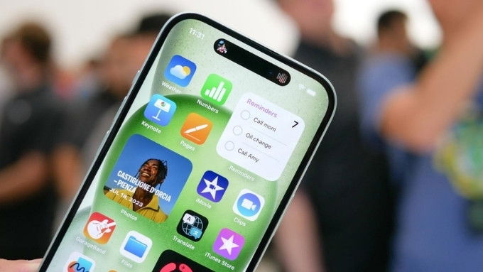 iPhone 15 Pro Max có Dynamic Island tiện ích
