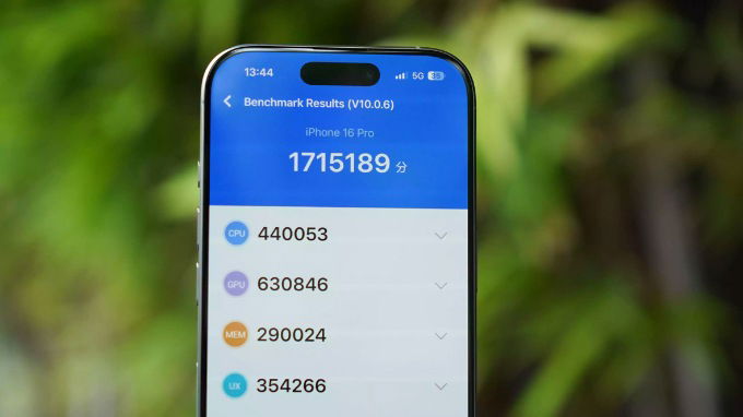 Hiệu năng dẫn đầu với chip A18 Pro tiên tiến