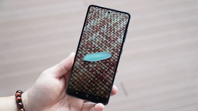 Màn hình Galaxy A51 là tấm nền Super AMOLED hiện đại từ Samsung