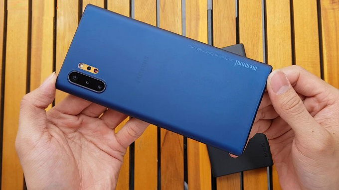 Ốp có thiết kế ôm hoàn hảo vào tất cả cạnh viền của chiếc Note 10 Plus