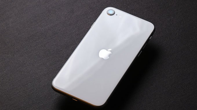iPhone SE 2020 64GB thiết kế được yêu thích từ dòng iPhone trước và hiệu năng, công nghệ của dòng iPhone mới