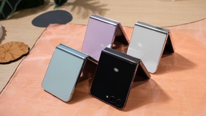 4 phiên bản màu tuyệt đẹp trên Galaxy Z Flip 5 256GB