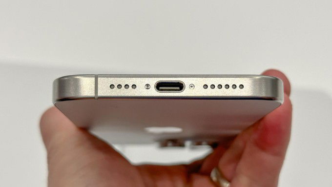 Cổng sạc USB-C của iPhone 15 Pro Max