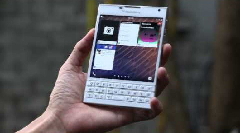 Tinhte.vn - Review BlackBerry Passport: Thiết kế và hoàn thiện
